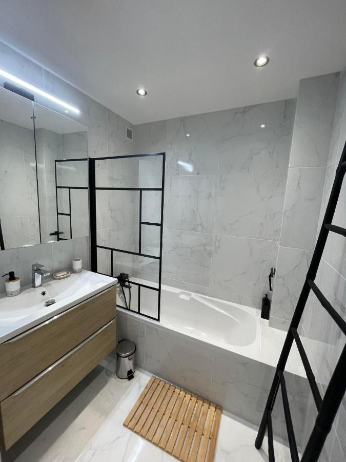Comfortable Apartment With Parking - Antibes Riviera Bagian luar foto