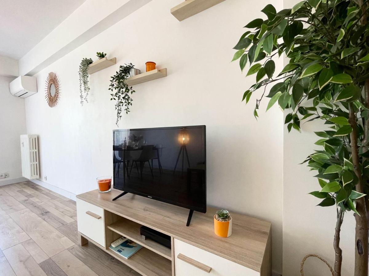 Comfortable Apartment With Parking - Antibes Riviera Bagian luar foto
